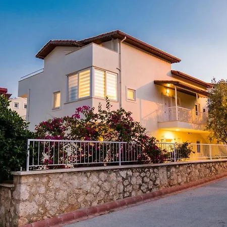 Garden Court Apartamento Kalkan